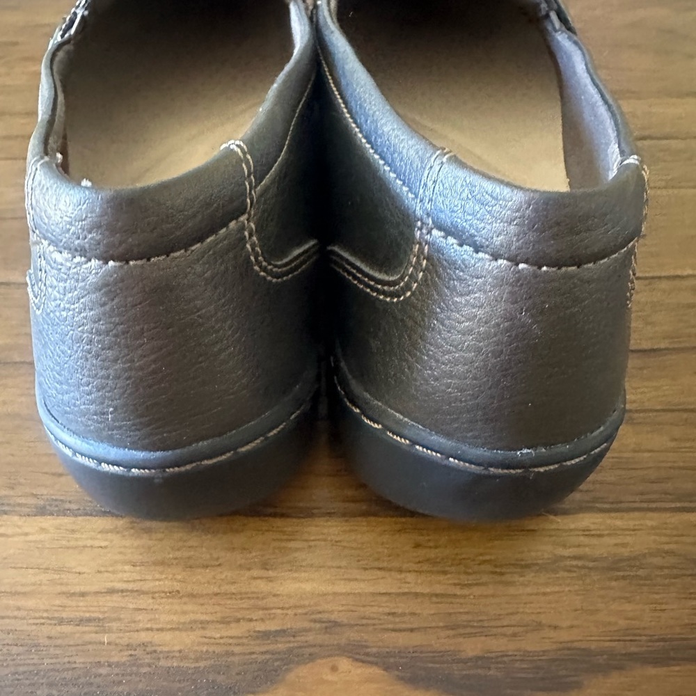 Clarks Bronze Metallic Cora Daisy Loafers Women’s 7 comfort Shoes - Picture 5 of 7